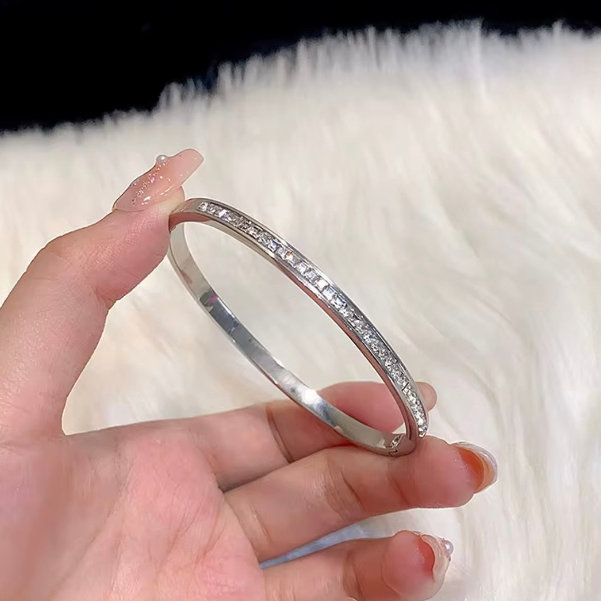 Oval Pavé Bangle